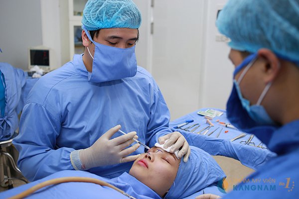 Có nên nâng mũi không, và nên nâng mũi bằng phương pháp nào an toàn Có nên nâng mũi không, và nên nâng mũi bằng phương pháp nào an toàn