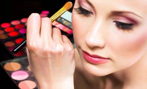 Nhiều người chọn cách trang điểm để che đi nhược điểm chiếc mũi xấu 3 việc nên làm nếu chẳng may sở hữu chiếc mũi xấu