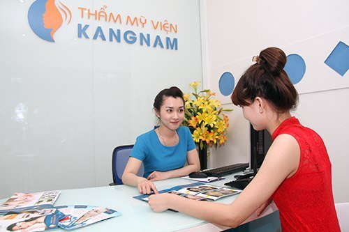 Theo gót cô nàng mũi tẹt đi nâng mũi 2