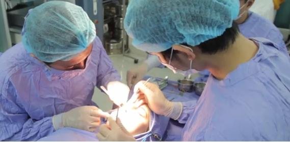 Chỉnh hình mũi bị vẹo được nhiều người quan tâm Chỉnh hình mũi bị vẹo