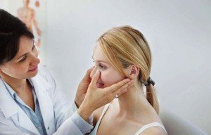 Nắn lại sống mũi bị lệch có được không?